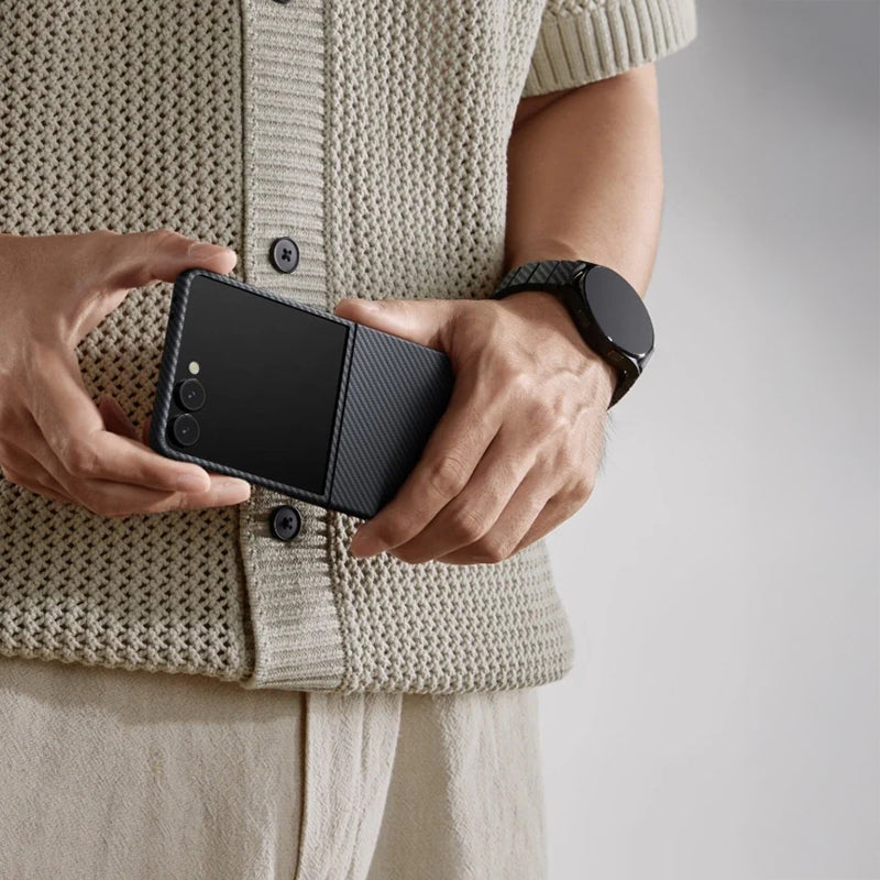 Pitaka Ultra-Slim Classic Serisi Galaxy Z Flip 7 M-safe 600D Aramid Fiber Black-Grey Twill Telefon Kılıfı Pitaka Ultra-Slim Classic Serisi Galaxy Z Flip 7 M-safe 600D Aramid Fiber Black-Grey Twill Telefon Kılıfı